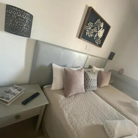 House Da Rocha Apartment *
